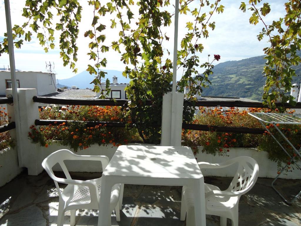 Apartamentos Rurales Las Chimeneas Capileira Εξωτερικό φωτογραφία