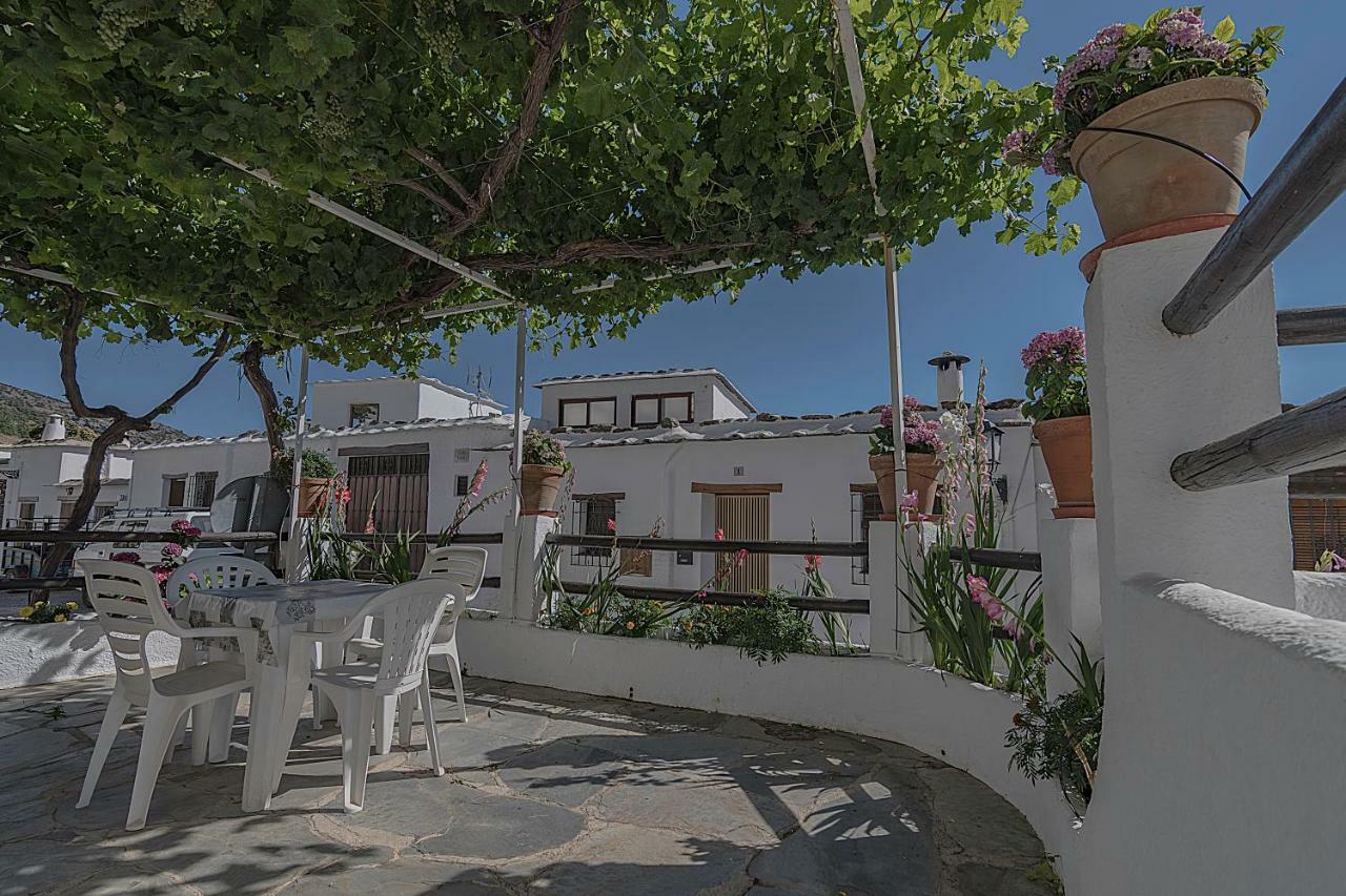 Apartamentos Rurales Las Chimeneas Capileira Εξωτερικό φωτογραφία